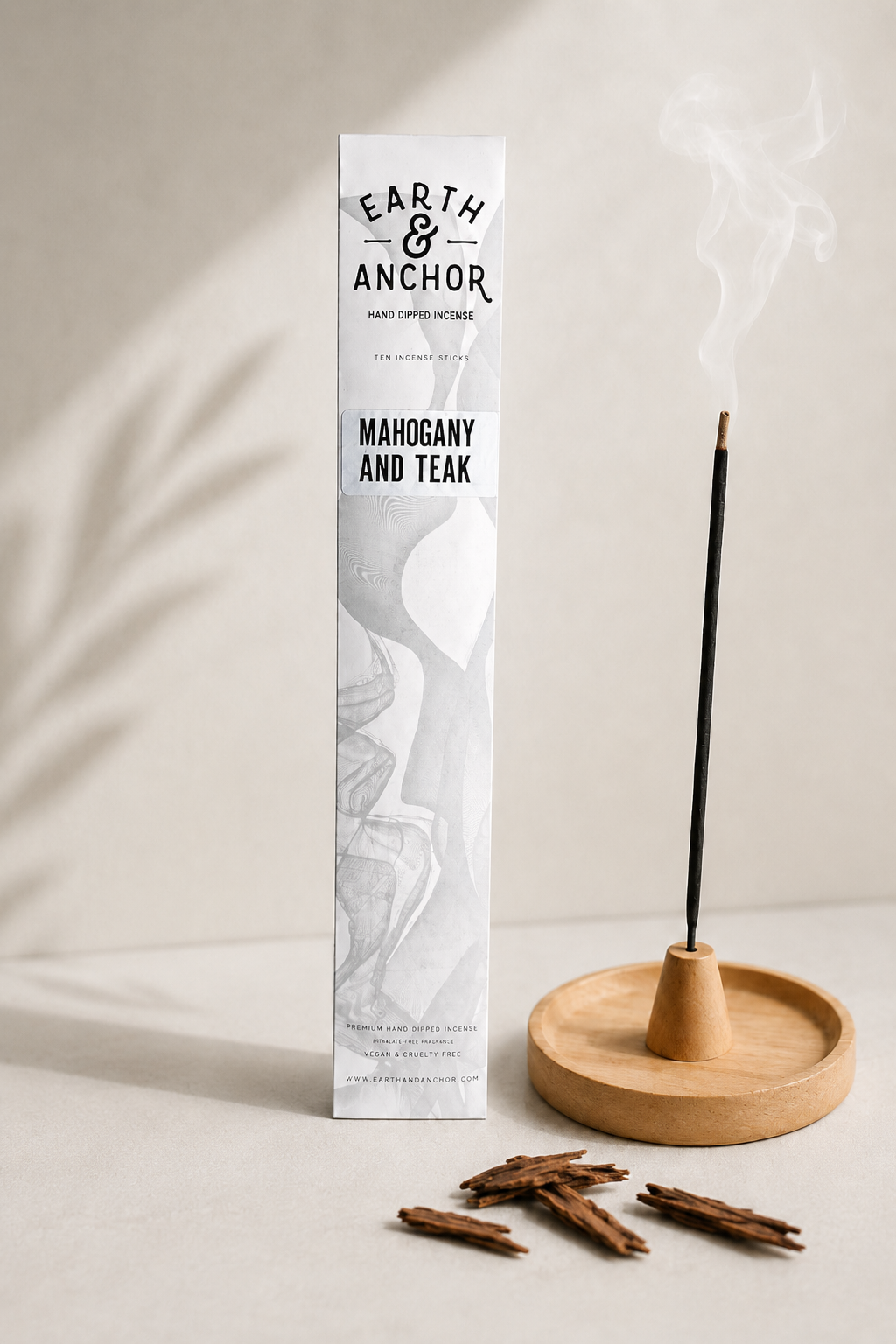 Earth & Anchor hand-dipped incense sticks in Mahogany Teak – pack of 10 | Mopti Living