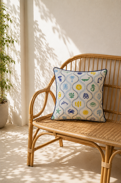 ALS cushion cover in blue with nature-inspired print and contrast piping, 50x50cm — Mopti Living