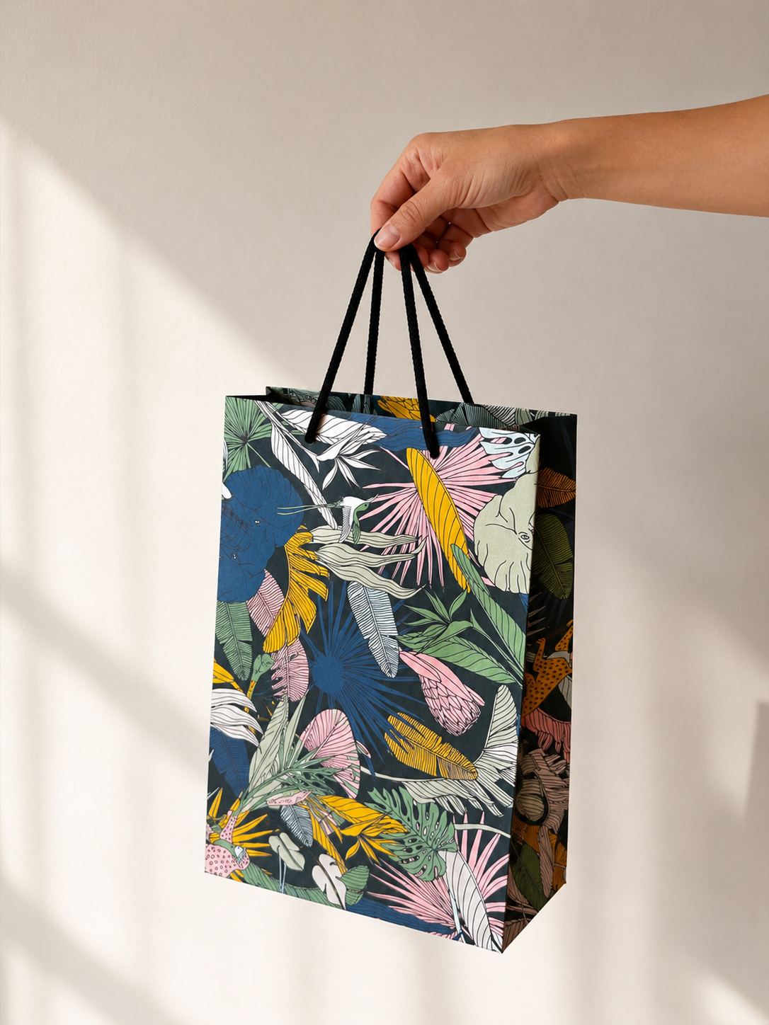 Designer gift bag – Animal kingdom illustrated pattern with rope handles by Mopti Living